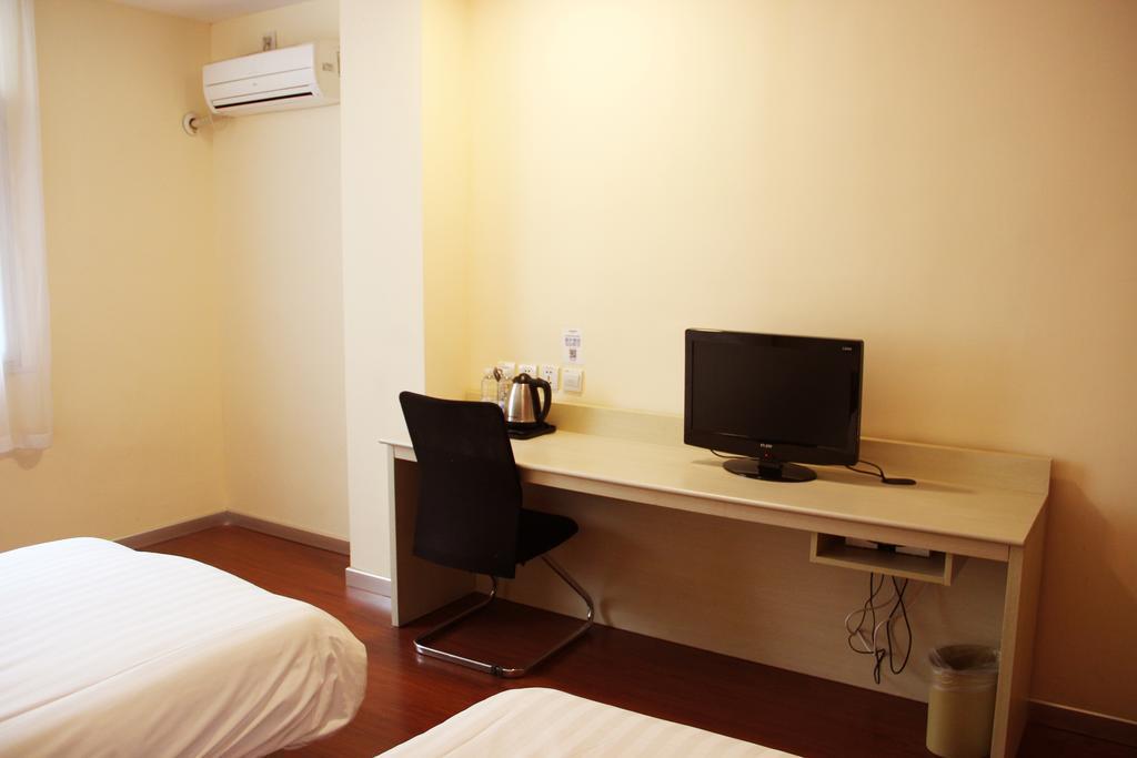 Hanting Express Qingdao South Chongqing Road חדר תמונה